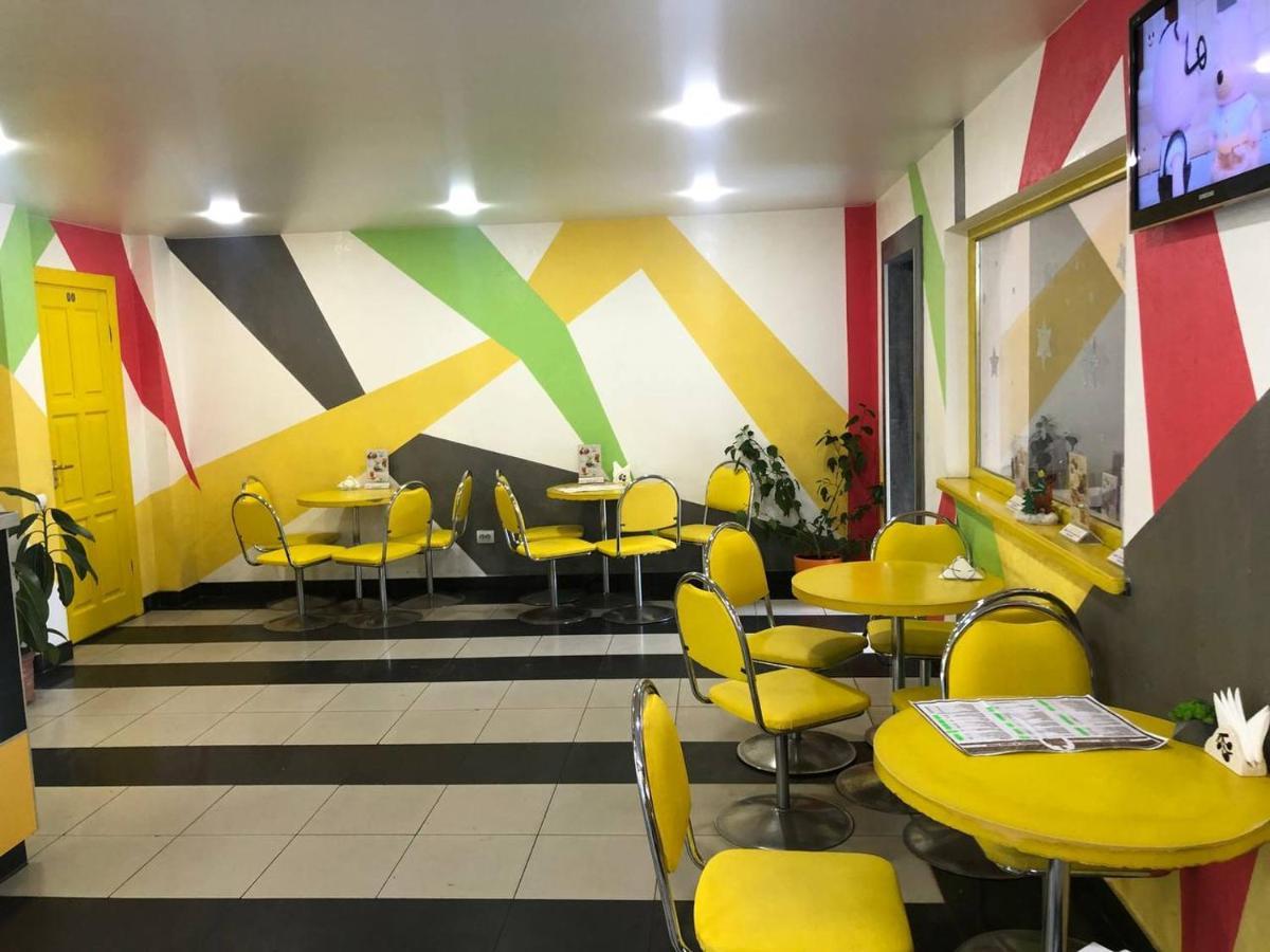 Саквояж Вокзал Acomodação com café da manhã Lviv Exterior foto